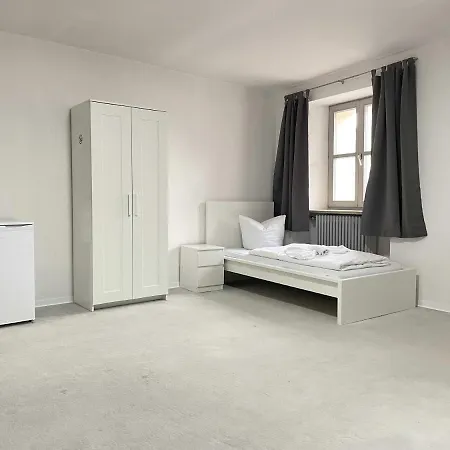 Sad181 - Zentrale Monteurwohnung Apartman